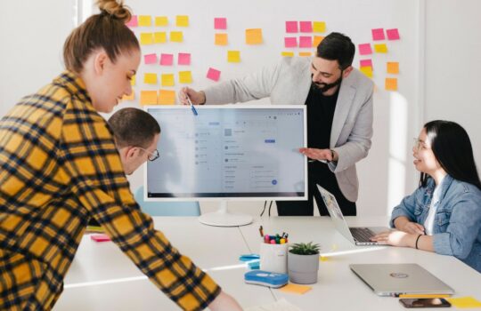 Mastering Stakeholder Collaboration in Creative Projects